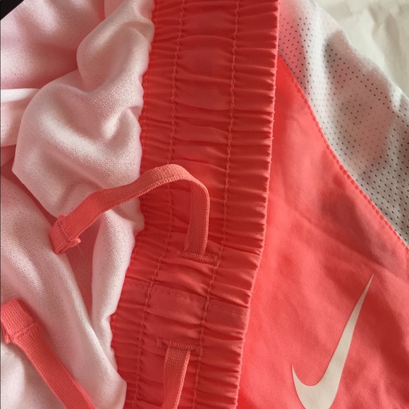 Nike girls shorts Large - Picture 5 of 9